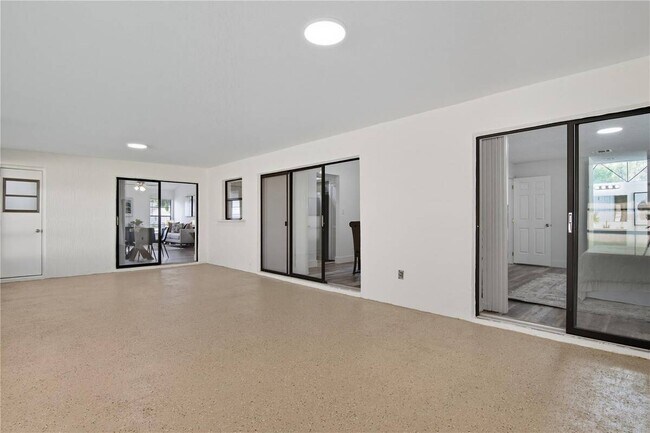 Building Photo - 205 Red Maple Dr
