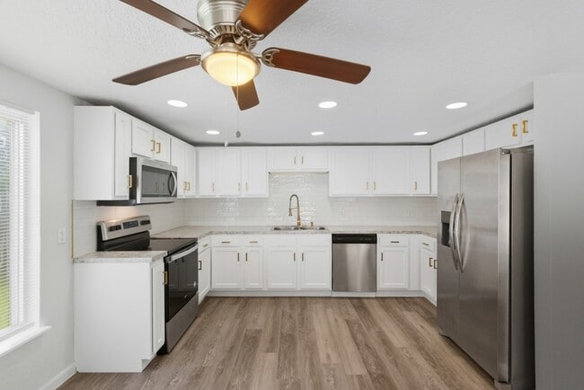 Building Photo - 8524 Dandy Ave