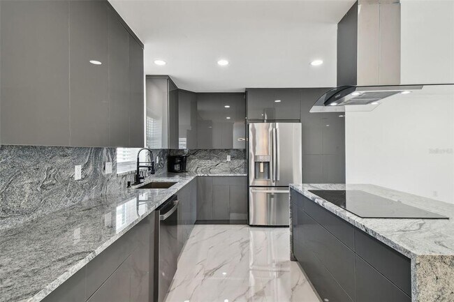 Building Photo - 8708 Thornwood Ln