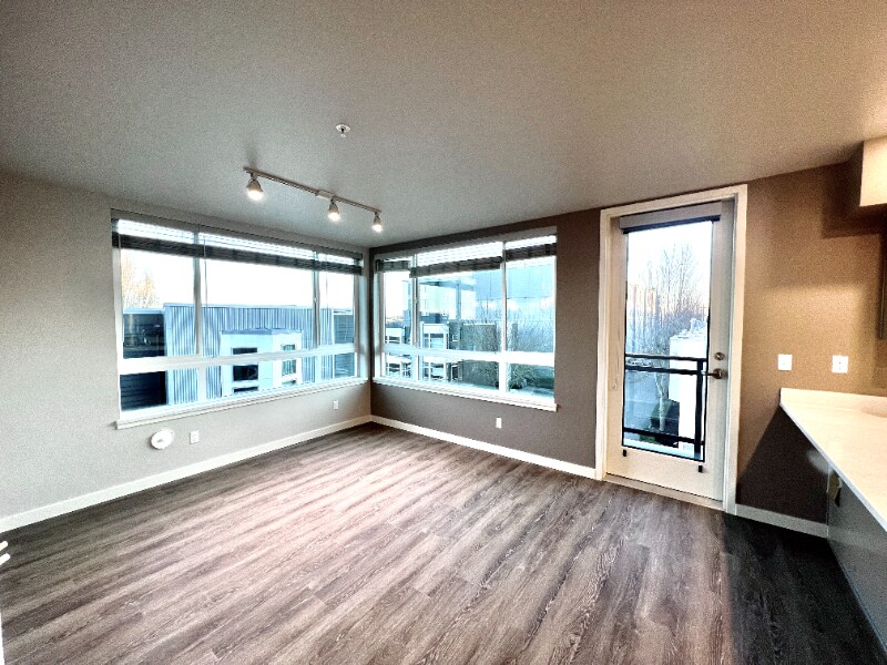 Building Photo - 2330 Yakima Ct