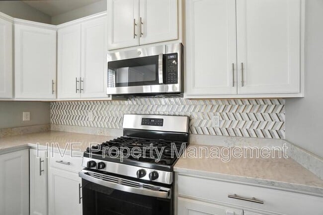 Building Photo - 6888 Lady Abigail Dr