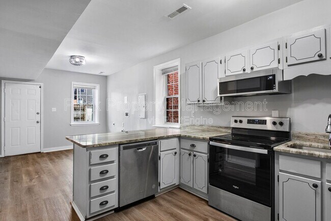 Building Photo - 612 N 32nd St