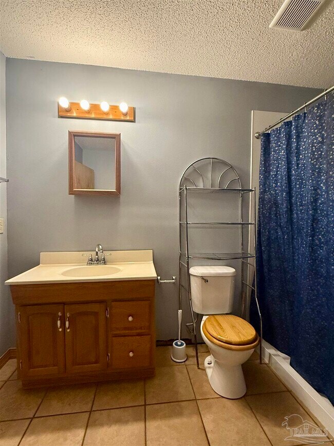 Building Photo - 7769 Lakeside Dr