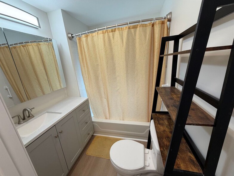 Building Photo - 27 Flint Pond Dr