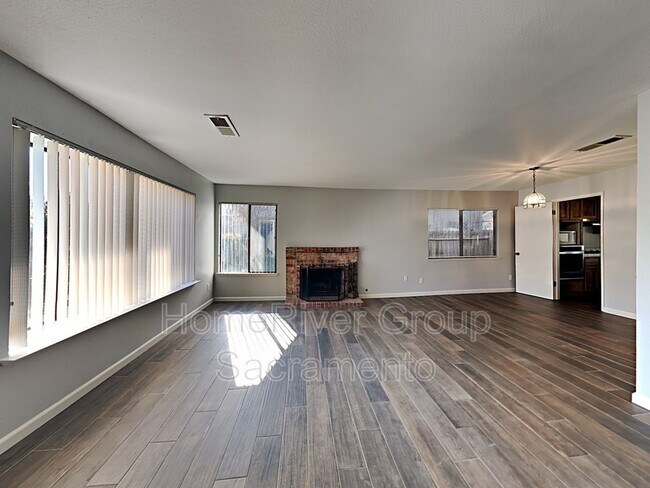 Building Photo - 27 Cedar Grove Ct