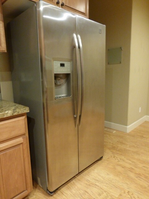 Building Photo - Bethany Town Home Available