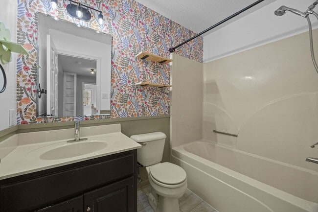 Building Photo - Welcome to Riverwood Estates!