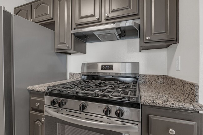 Building Photo - 1422 Rock Glen Ave