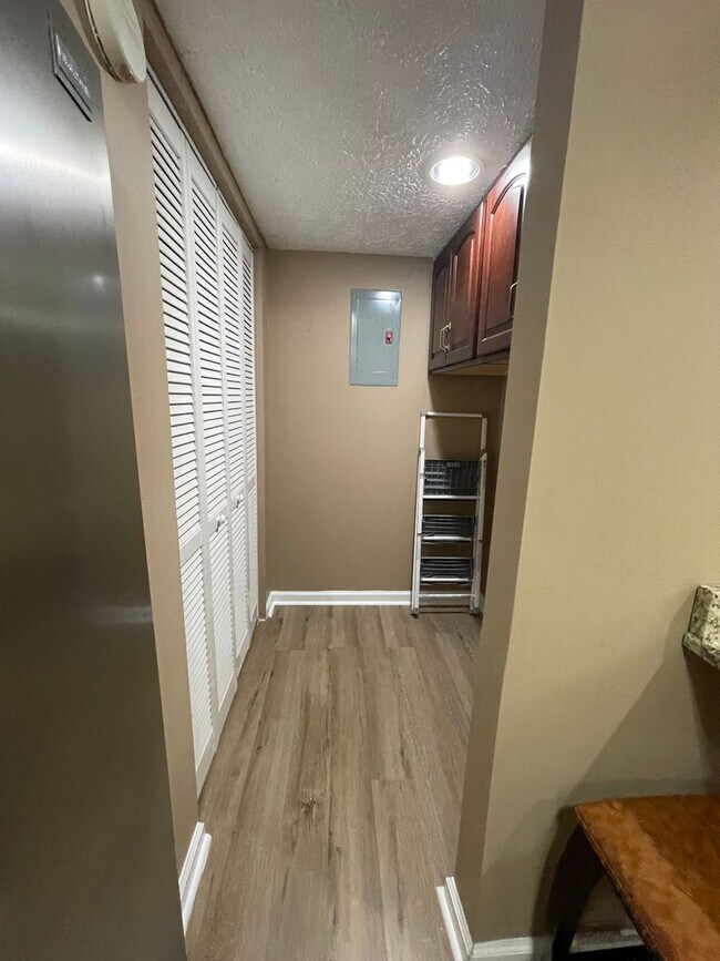 Building Photo - 338 Oxford Dr