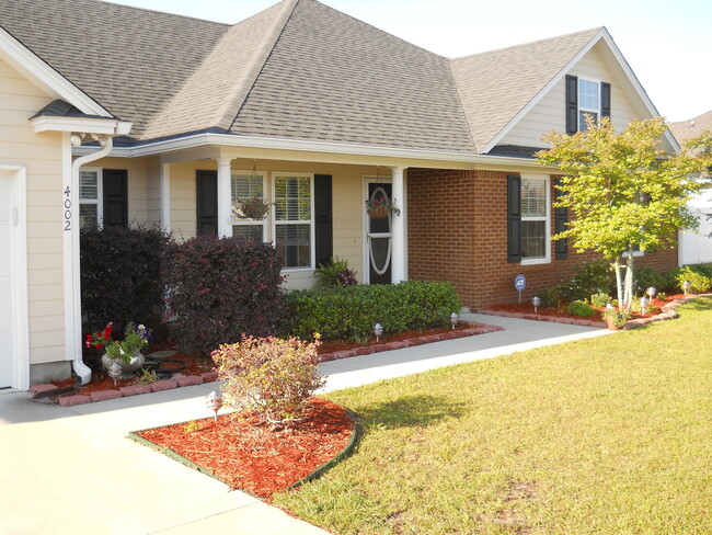 Building Photo - 4 Bedroom in the Highland's Subdivision