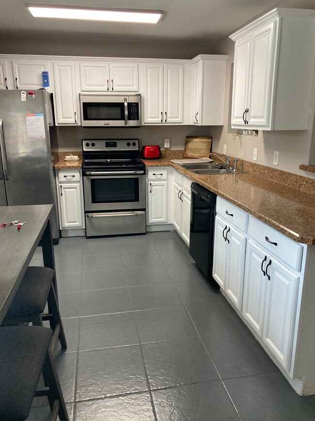 Building Photo - 1933 Madison Ave