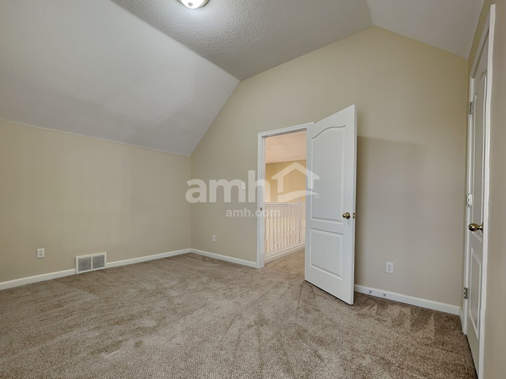 Building Photo - 10162 Lynham Dr