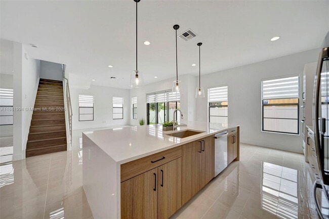 Building Photo - 1454 NW 23rd Ave