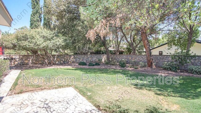 Building Photo - 612 Willow Glen Dr