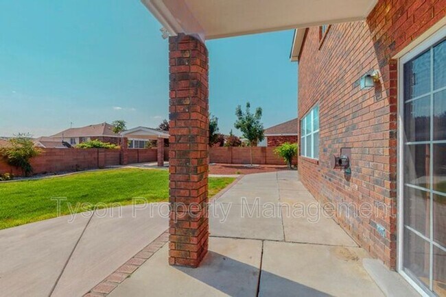 Building Photo - 8705 Silvercrest Ct NW