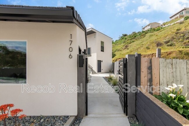 Building Photo - 1704-1710 Hanford Dr