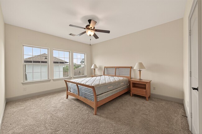 Building Photo - 2515 Avon Gate Ct