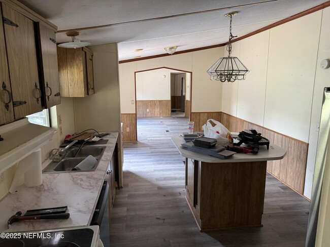 Building Photo - 3255 CR 208
