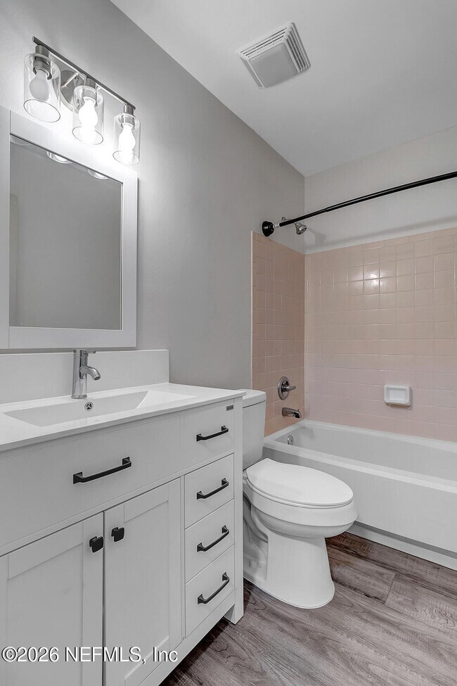 Building Photo - 407 Cassandra Ln