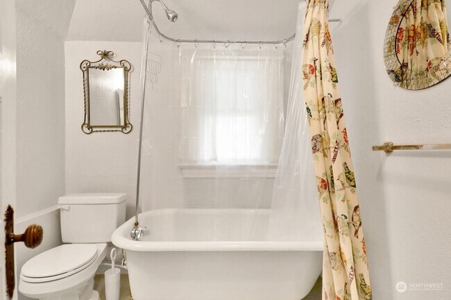 Building Photo - 2514 Dean Ave