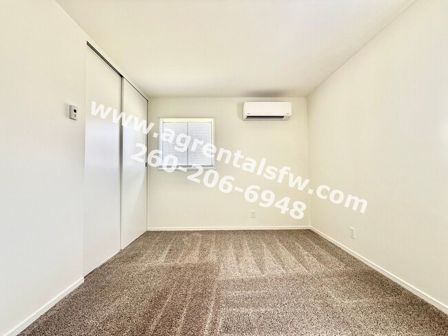 Building Photo - 3 Bedroom House