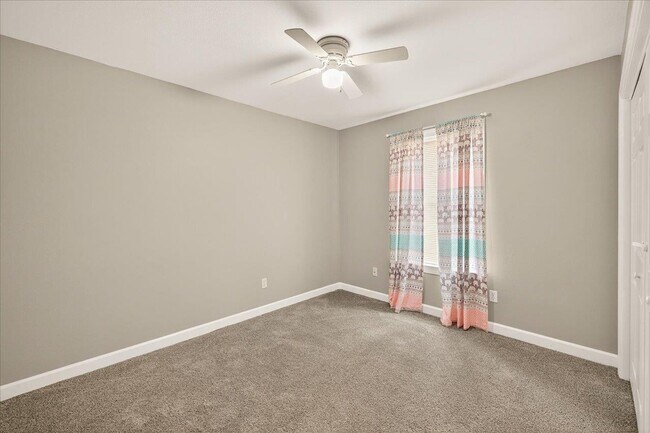 Building Photo - 4 Swift Pass