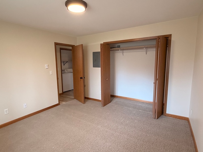 Building Photo - 1009 Boxelder Ave