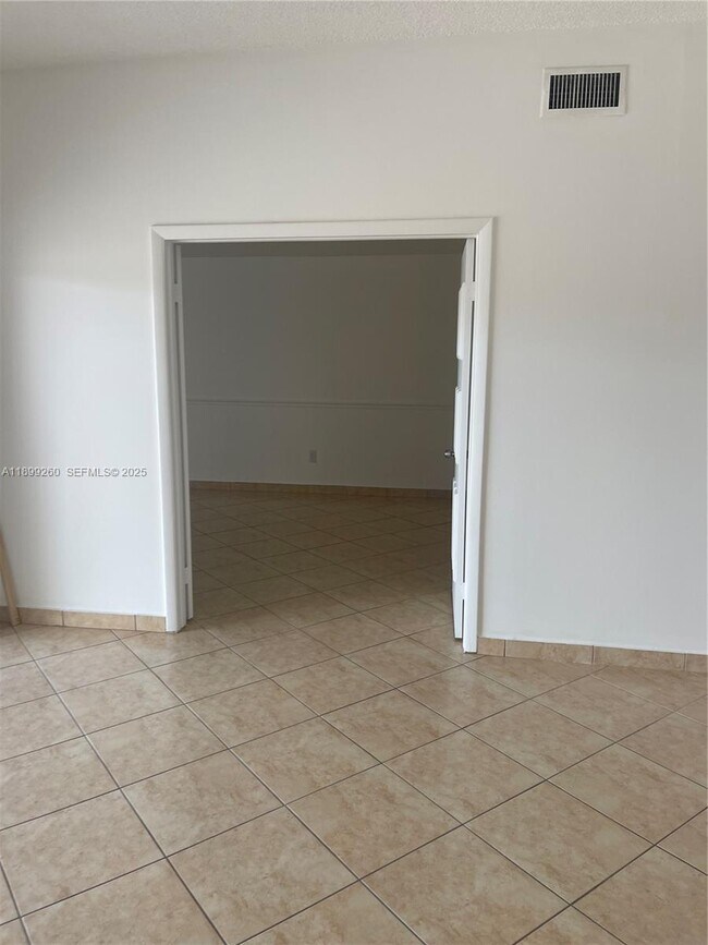 Building Photo - 7351 SW 105th Pl