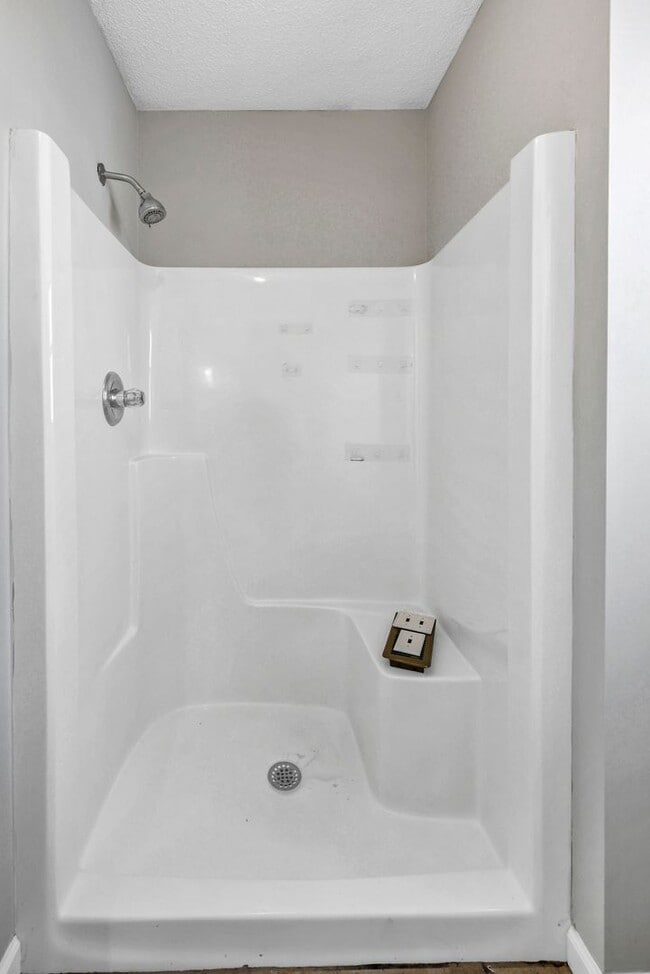 Building Photo - Refined 3-Bedroom Home with New LVP Flooring in Prime West Columbia Location!