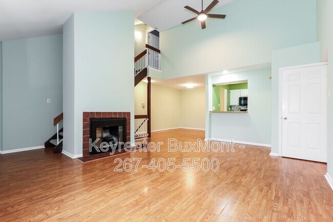 Building Photo - 654B Woodford Ln