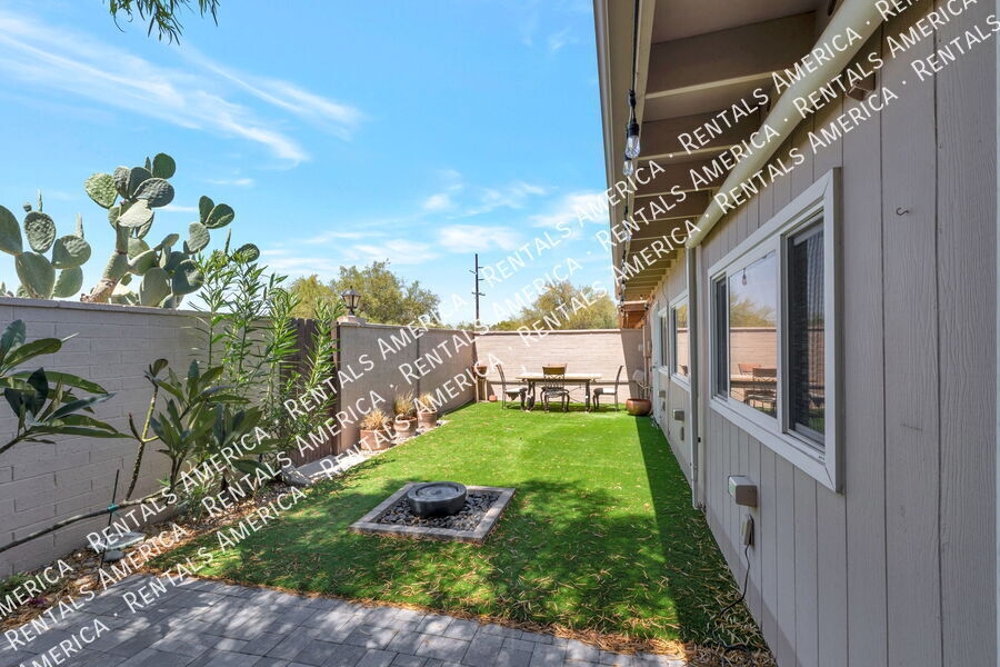 Building Photo - 88 E Cholla Shadows Dr