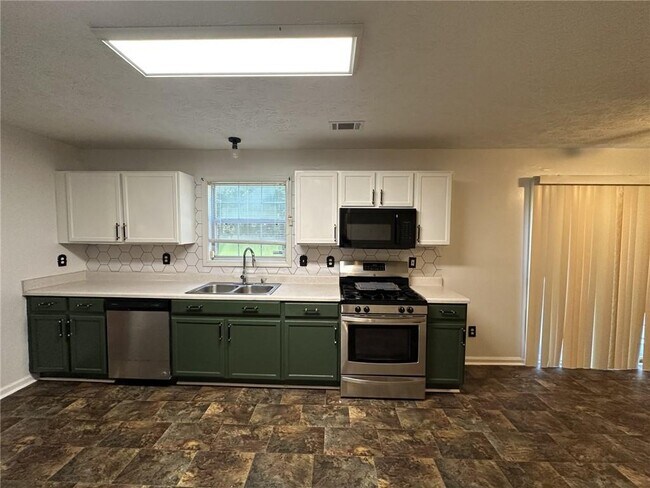 Building Photo - 1847 Harmony Trce