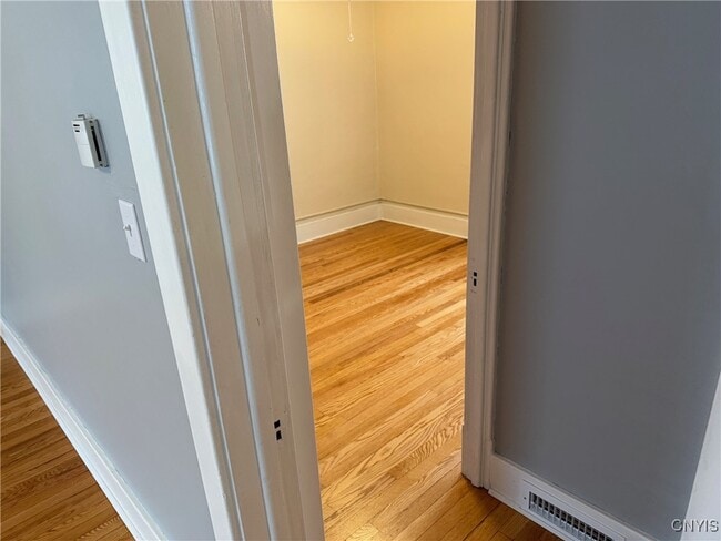 Building Photo - 812-814 Spencer St