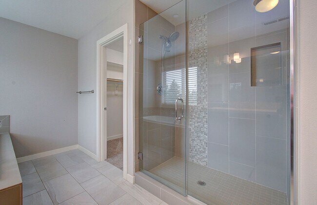 Building Photo - STUNNING CAMAS NORTH HILLS 4 BR, 3.5 BATH ...