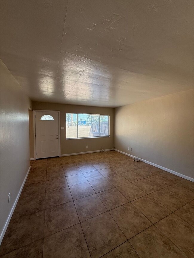 Building Photo - 2114 Brundage Ln