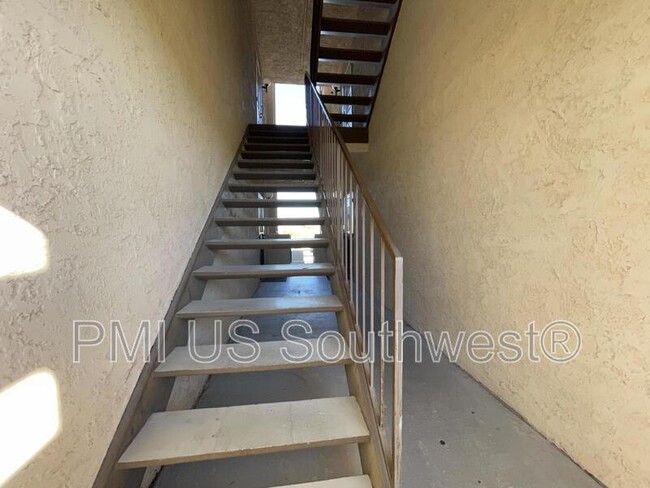 Building Photo - 1611 AZ-95