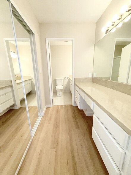 Building Photo - 620 E San Jose Ave