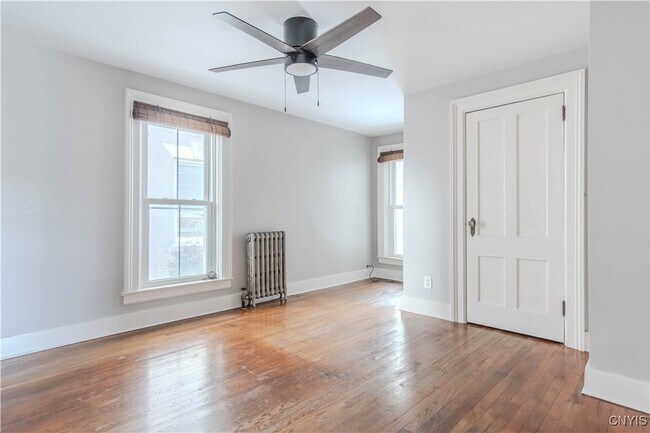 Building Photo - 325 Holcomb St