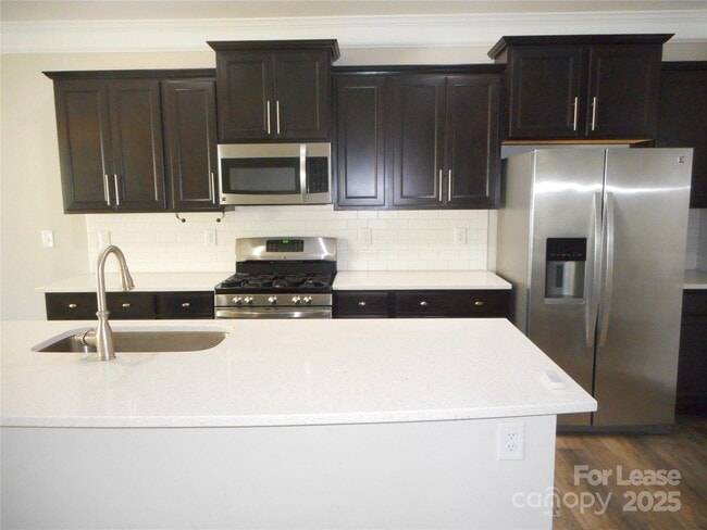 Building Photo - 13247 Savannah Point Dr