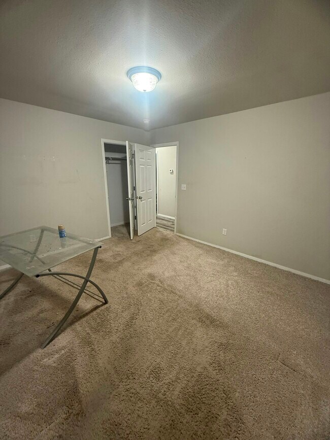 Building Photo - 530 Woodcreek Lp