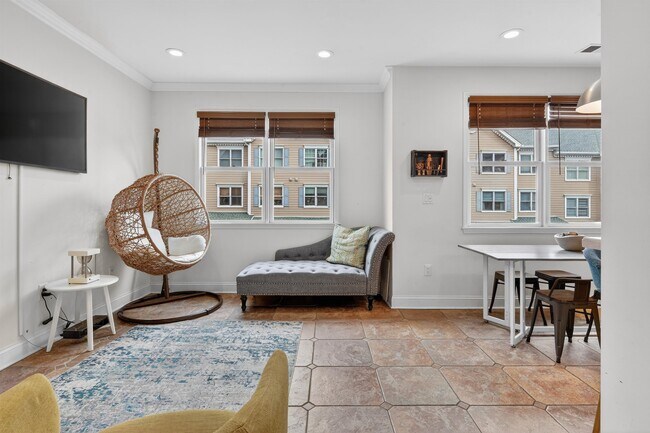 Building Photo - 354 Oswego Ct