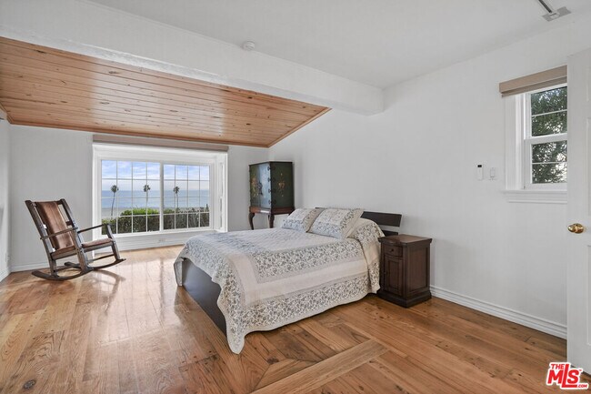 Building Photo - 29637 Pacific Coast Hwy