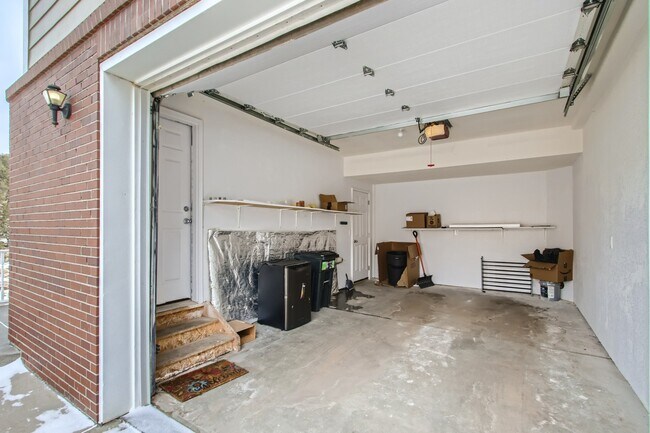 Building Photo - 799 Martin Dr