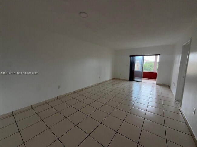 Building Photo - 120 Royal Palm Rd