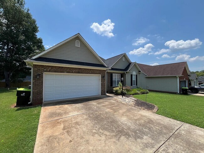 Building Photo - 740 Running Creek Ln