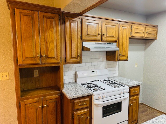 Building Photo - 600 Fire Light Dr