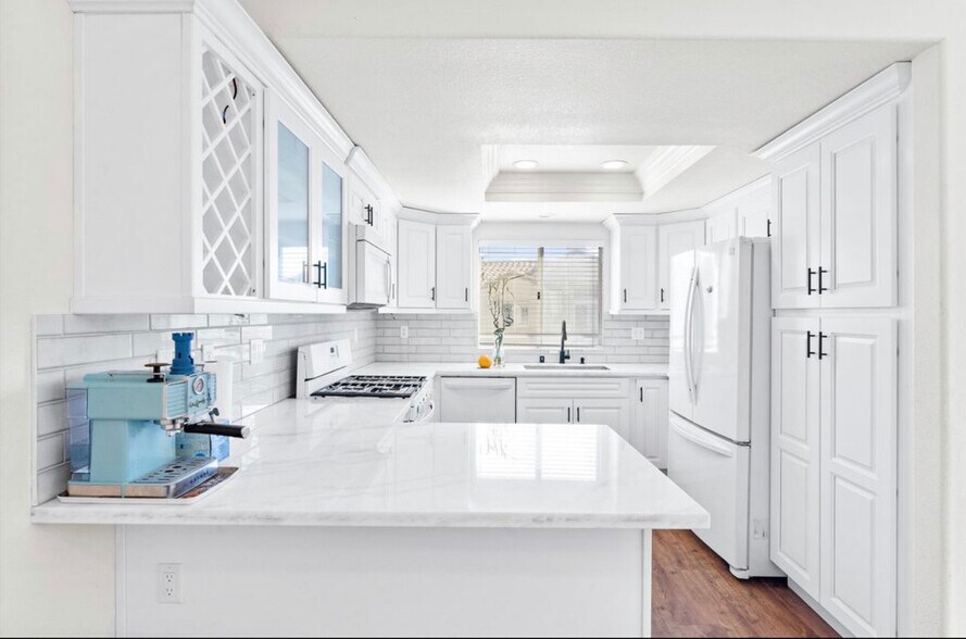 Building Photo - 35 Fleurance St