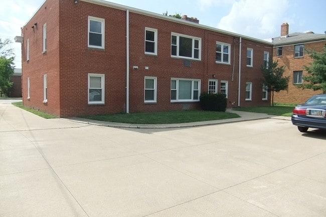 Building Photo - 6403 Kingsdale Blvd