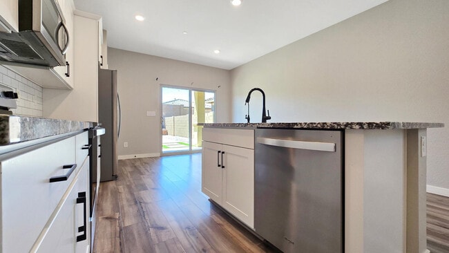 Building Photo - 11485 W Camden Dr