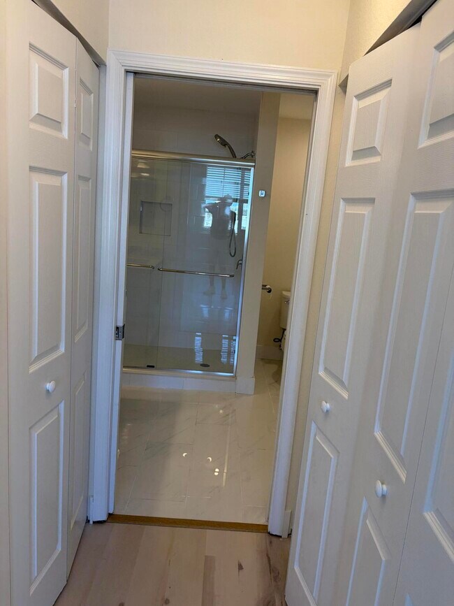 Building Photo - 1801 N Flagler Dr